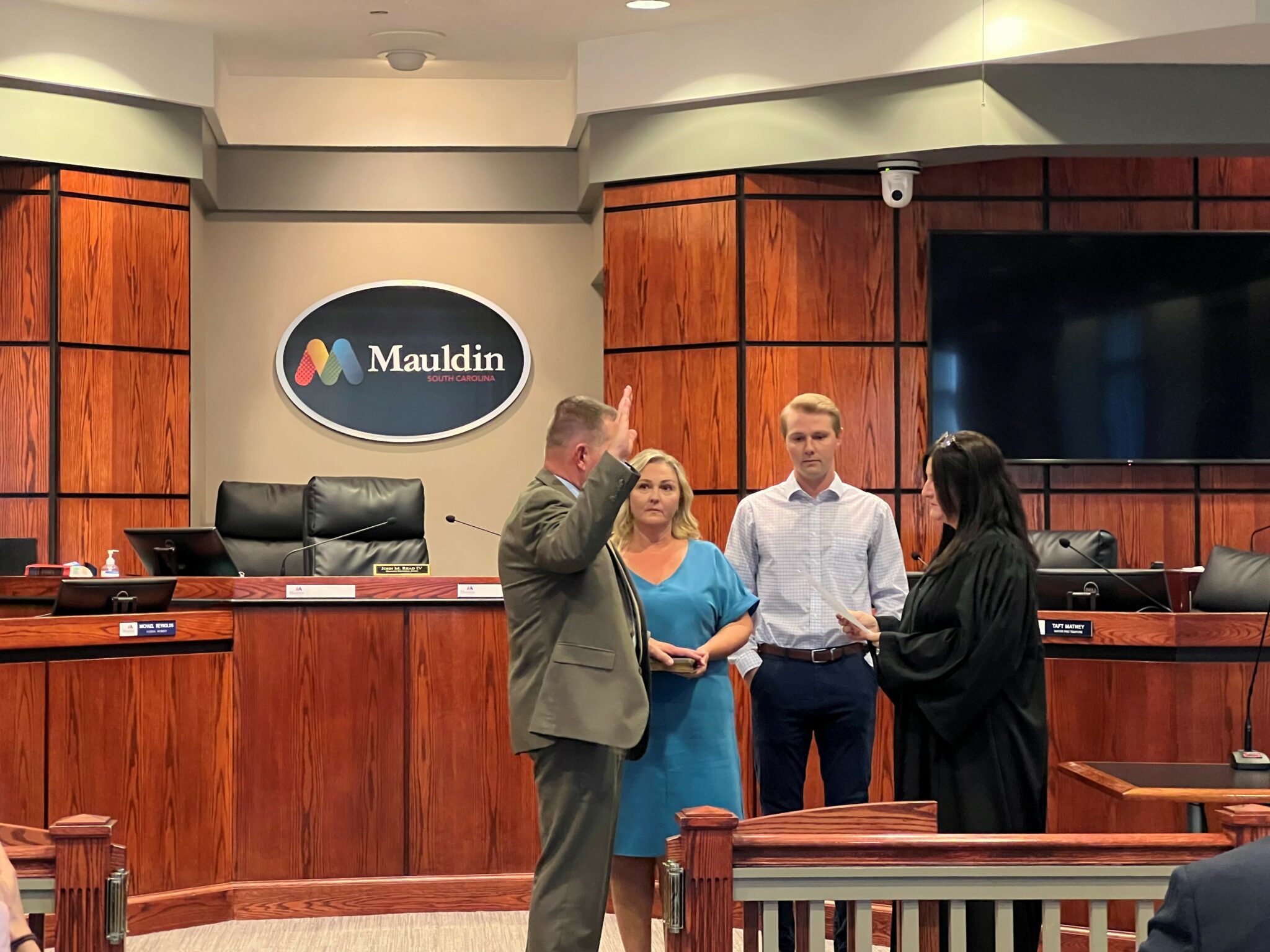 Mauldin Native, Retired FBI Agent Tab Clardy Sworn In As Mauldin Police ...